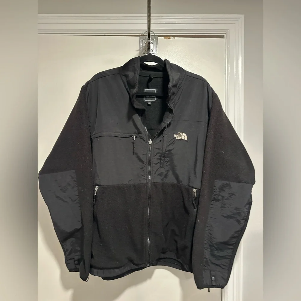 The North Face Denali Fleece Jacket Mens XL Black Full Zip Coat.